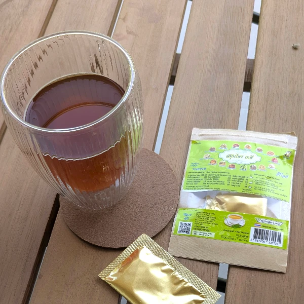 Customer enjoying Tapee Tea outdoors